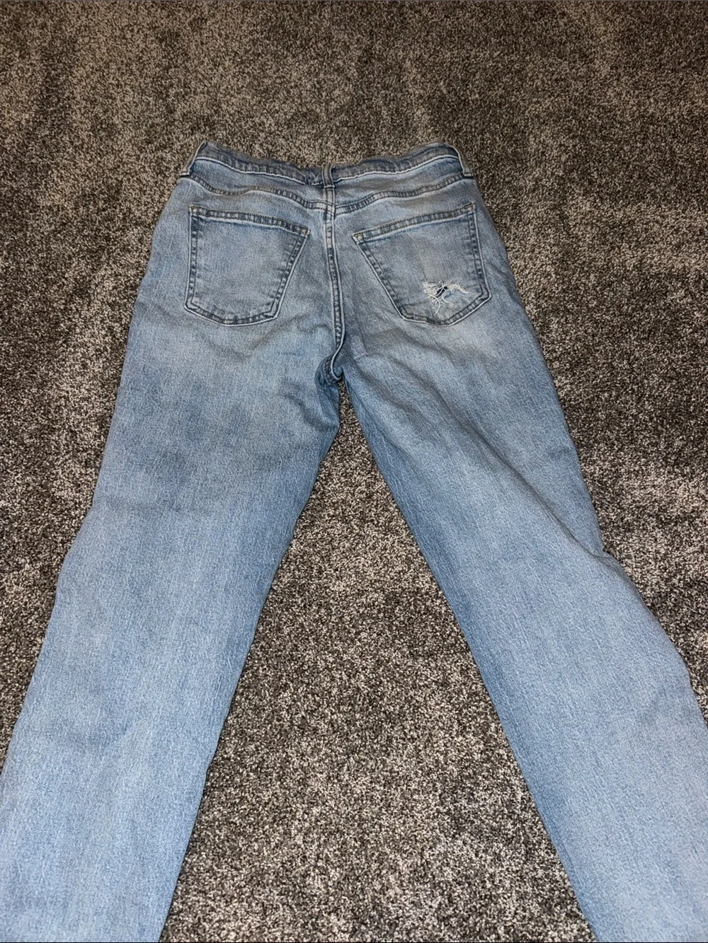 Universal Thread Light Wash Straight-Leg Women's Jeans - Picture 5 of 6